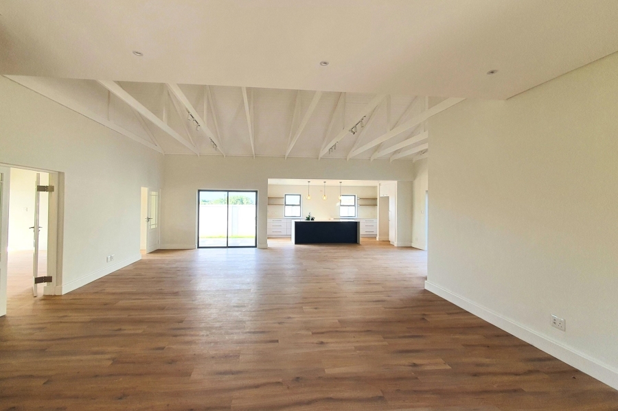 4 Bedroom Property for Sale in Vierlanden Western Cape